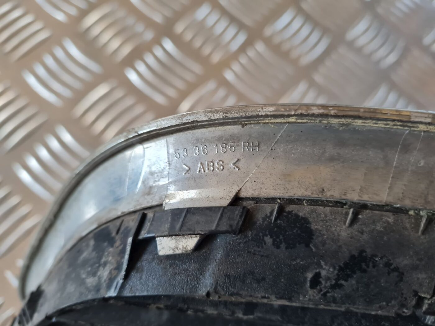 Bufera reste priekš SAAB 9-5 1999 3 Bufera reste priekš SAAB 9-5 1999