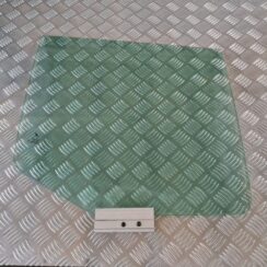 Aizmugurējo labo durvju stikls priekš SAAB 9-5 1999