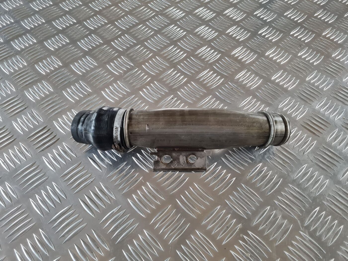 Interkulera caurule priekš SAAB 9-5 1999 2 Interkulera caurule priekš SAAB 9-5 1999