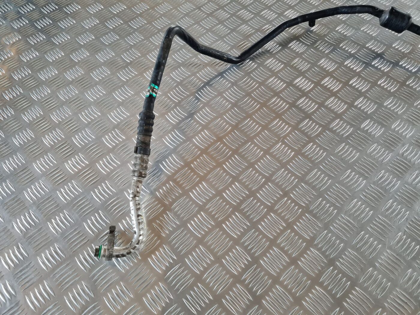 Gaisa kondicioniera galvenā caurule priekš SAAB 9-5 1999 4 Gaisa kondicioniera galvenā caurule priekš SAAB 9-5 1999