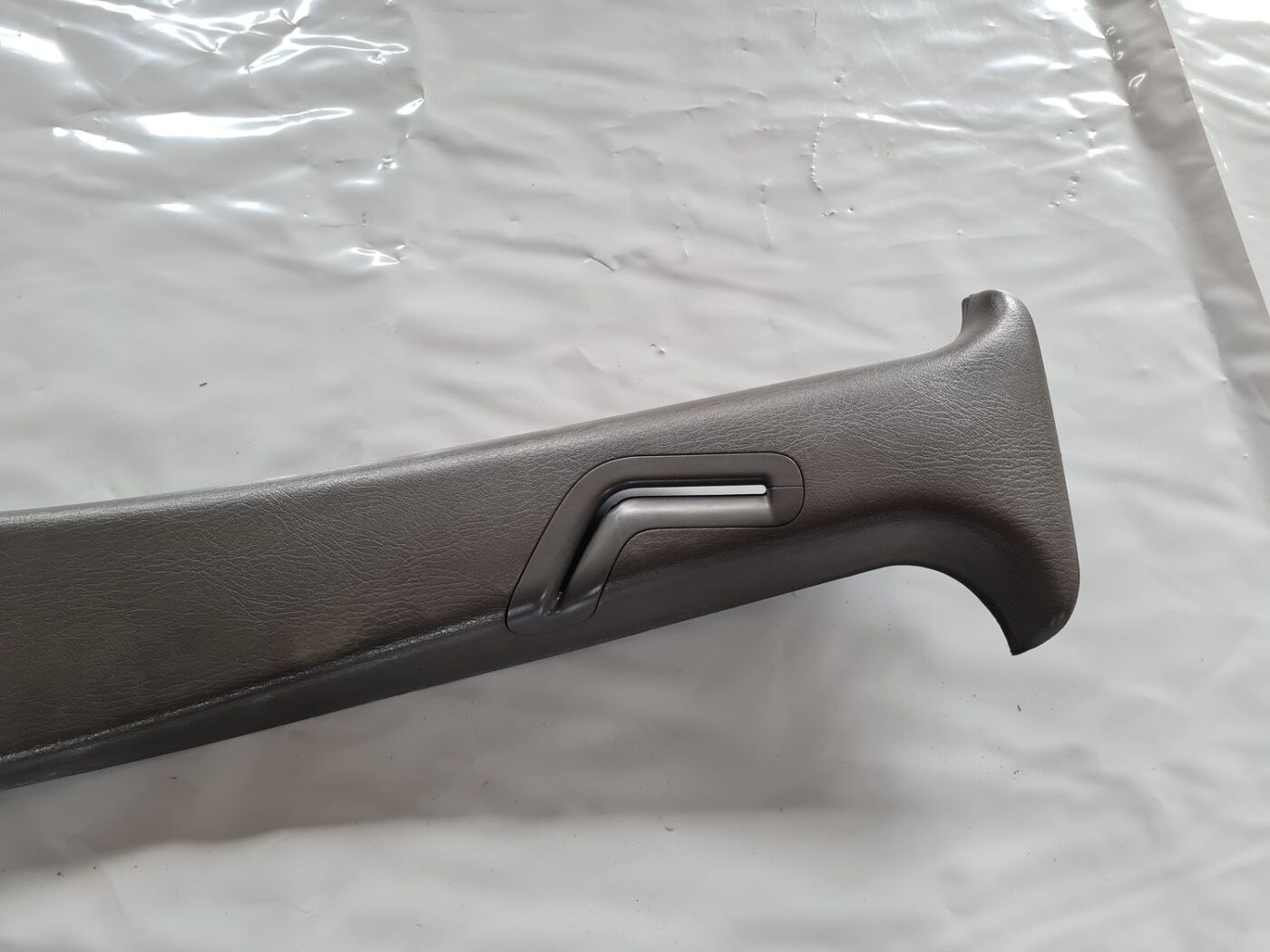 Vidējas salona statnes apdare priekš SAAB 9-5 1999 2 Vidējas salona statnes apdare priekš SAAB 9-5 1999