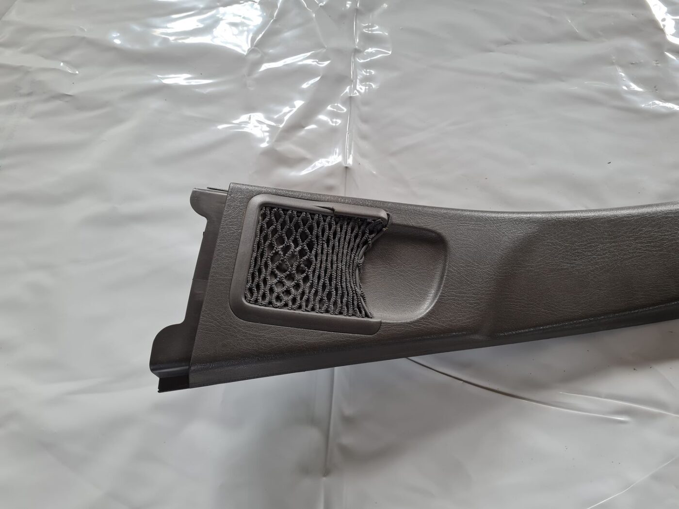 Vidējas salona statnes apdare priekš SAAB 9-5 1999 6 Vidējas salona statnes apdare priekš SAAB 9-5 1999