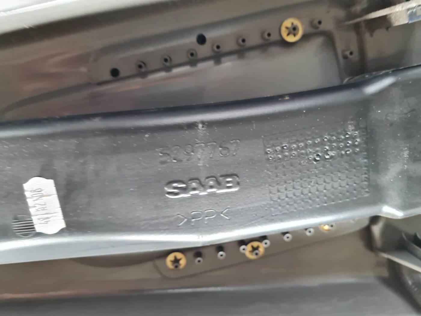 Vidējas salona statnes apdare priekš SAAB 9-5 1999 3 Vidējas salona statnes apdare priekš SAAB 9-5 1999