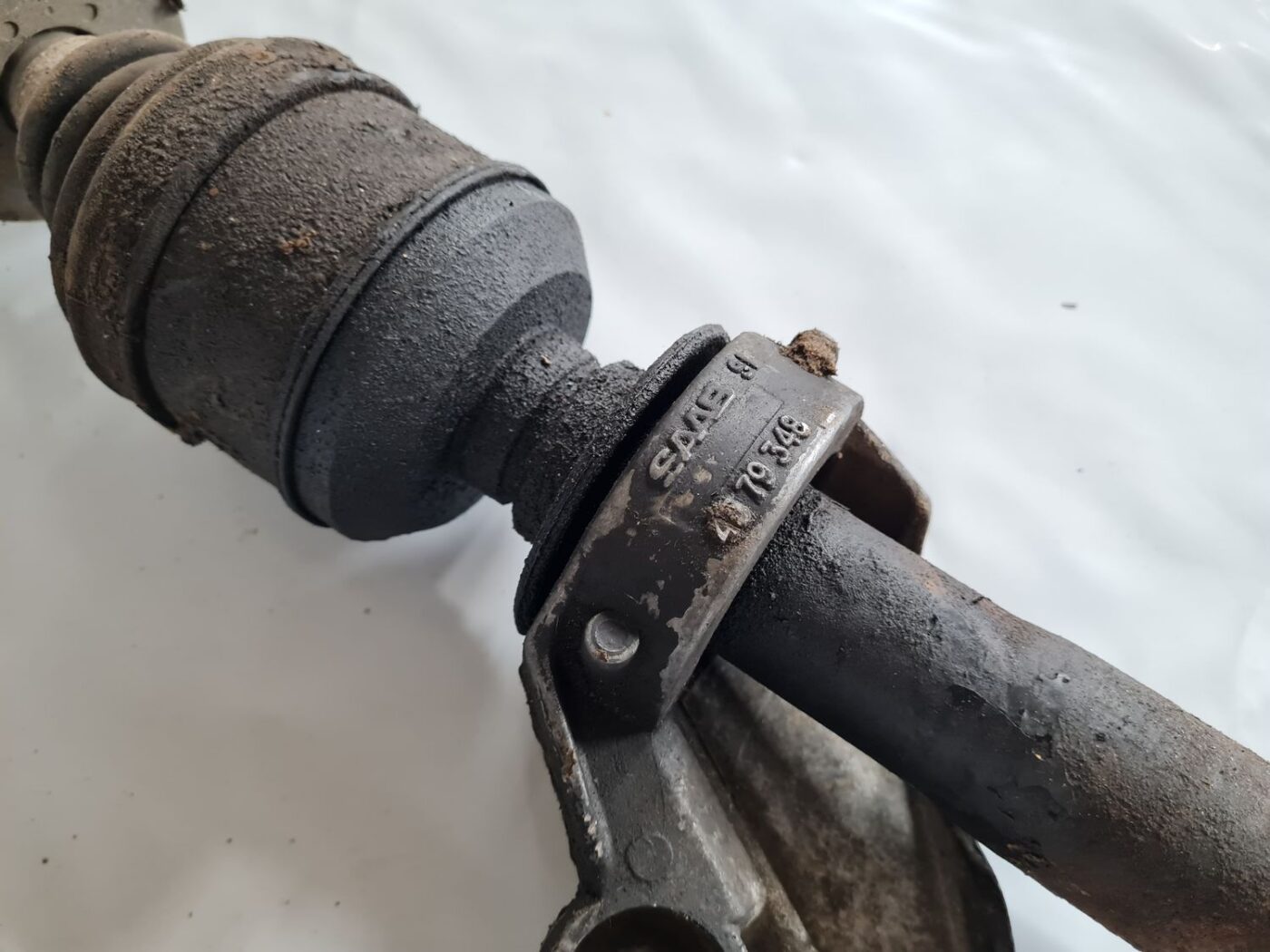 Pusass priekšēja labā priekš SAAB 9-5 1999 4 Pusass priekšēja labā priekš SAAB 9-5 1999