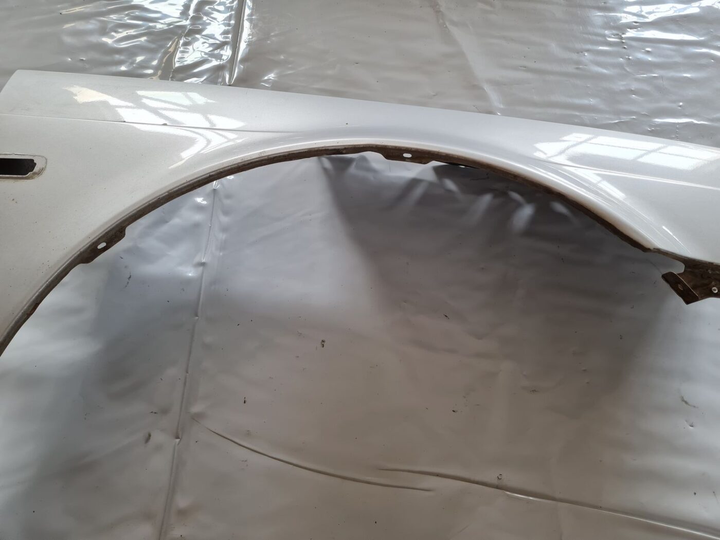 Priekšējais labais spārns priekš SAAB 9-5 1999 10 Priekšējais labais spārns priekš SAAB 9-5 1999