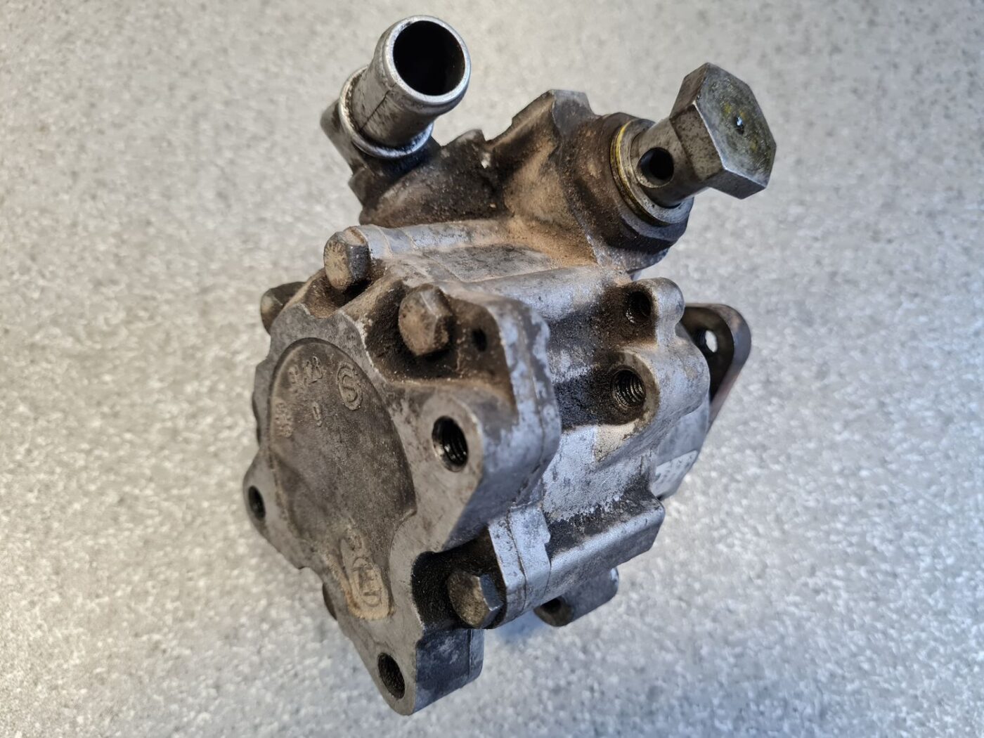 Hidrauliskais pastiprinātājs priekš AUDI A6 AVANT 2003 4 Hidrauliskais pastiprinātājs priekš AUDI A6 AVANT 2003