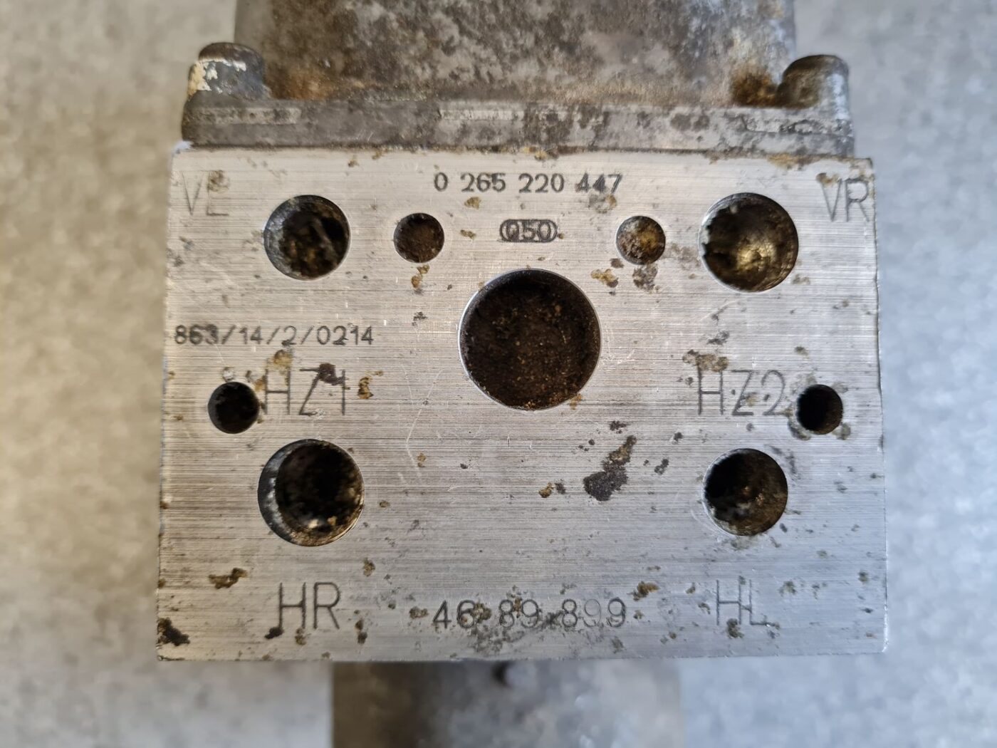 ABS bloks priekš SAAB 9-5 1999 2 ABS bloks priekš SAAB 9-5 1999