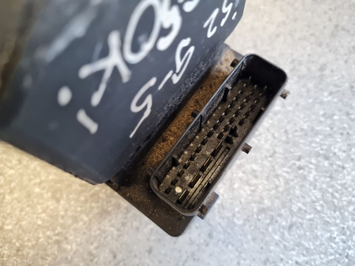 ABS bloks priekš SAAB 9-5 1999 6 ABS bloks priekš SAAB 9-5 1999