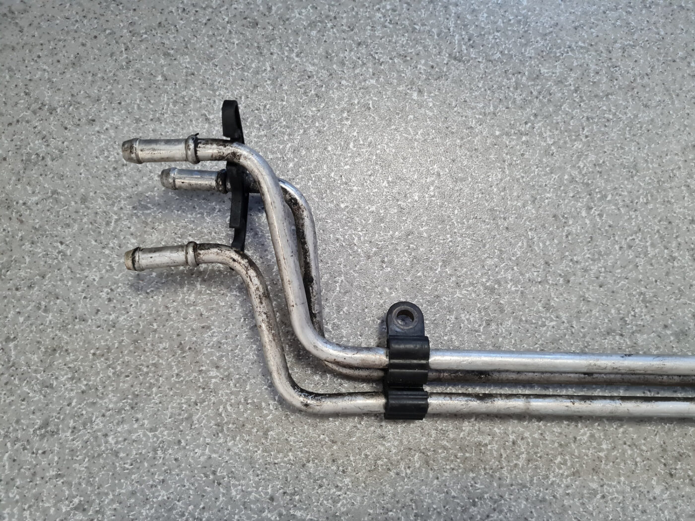 Degvielas temperatūras sensors priekš VW PASSAT B6 2006 ANGL. UNIVERSAL 2 Degvielas temperatūras sensors priekš VW PASSAT B6 2006 ANGL. UNIVERSAL