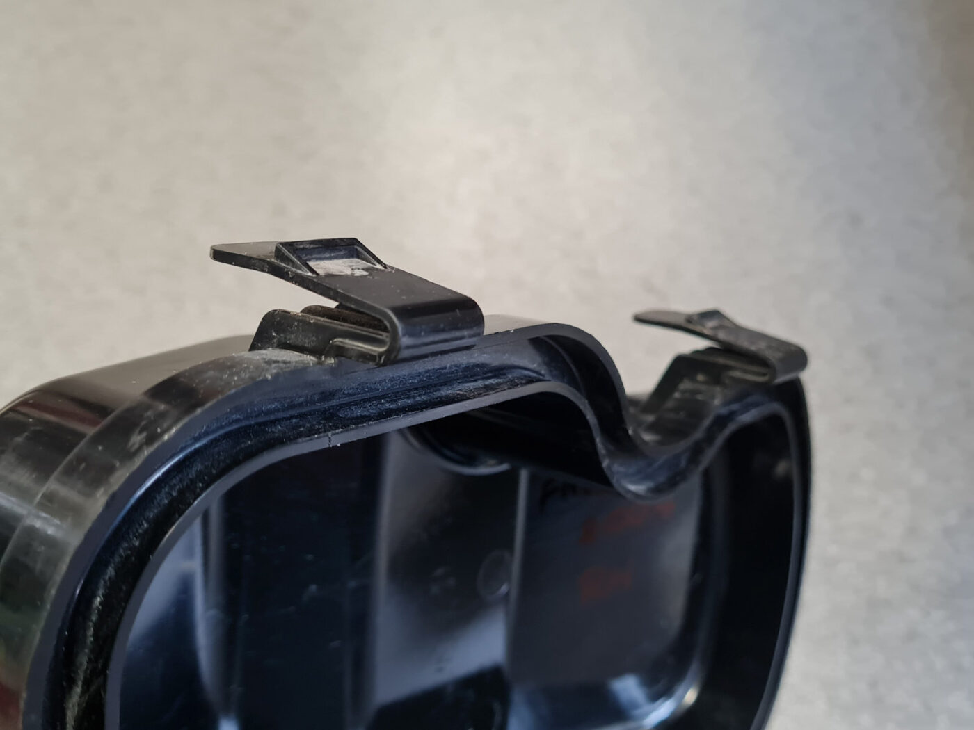 Priekšēja luktura vāks priekš LAND ROVER FREELANDER 2007 5 Priekšēja luktura vāks priekš LAND ROVER FREELANDER 2007