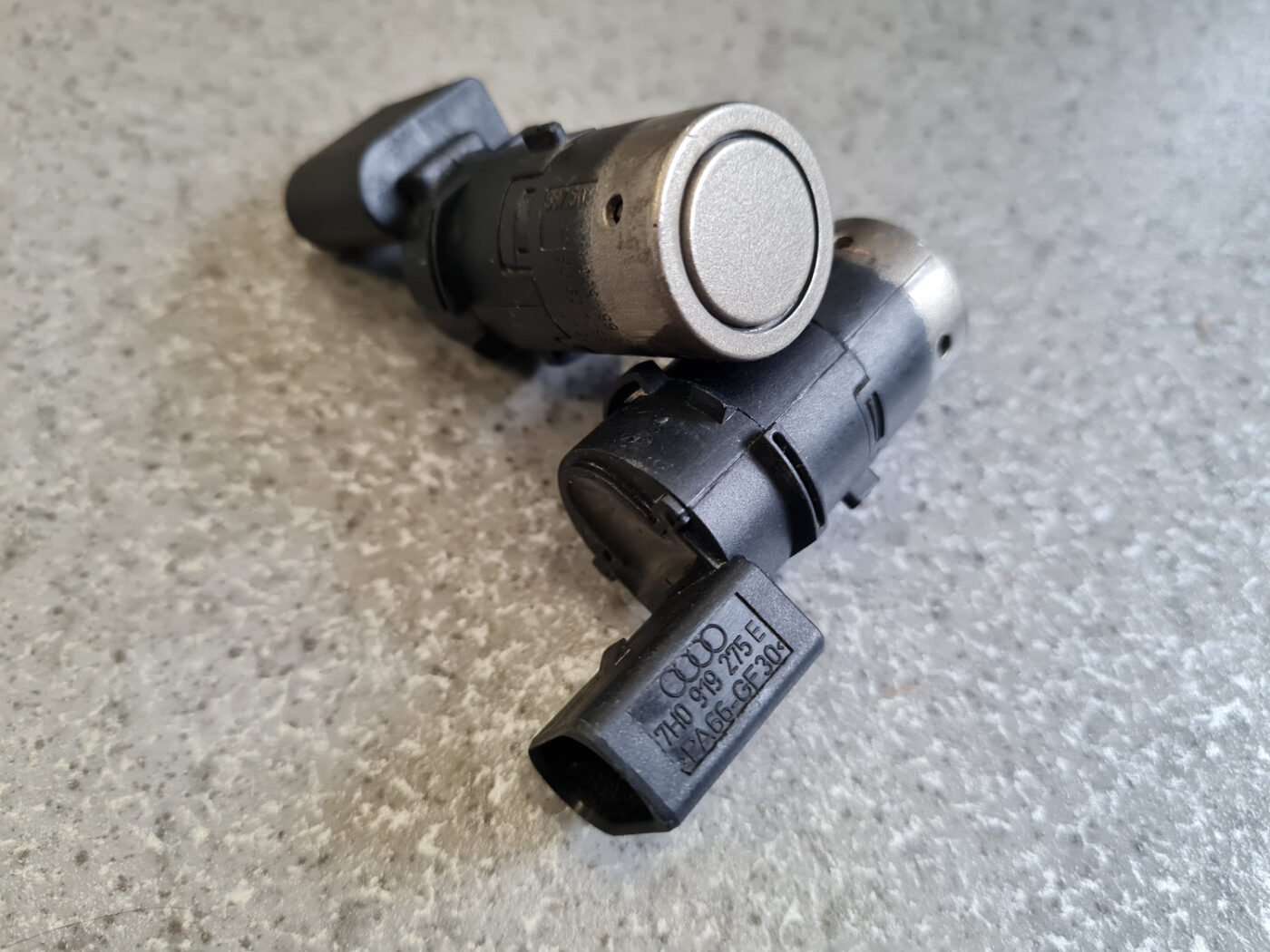 Parkošanās devējs priekš AUDI A6 2008 2 Parkošanās devējs priekš AUDI A6 2008