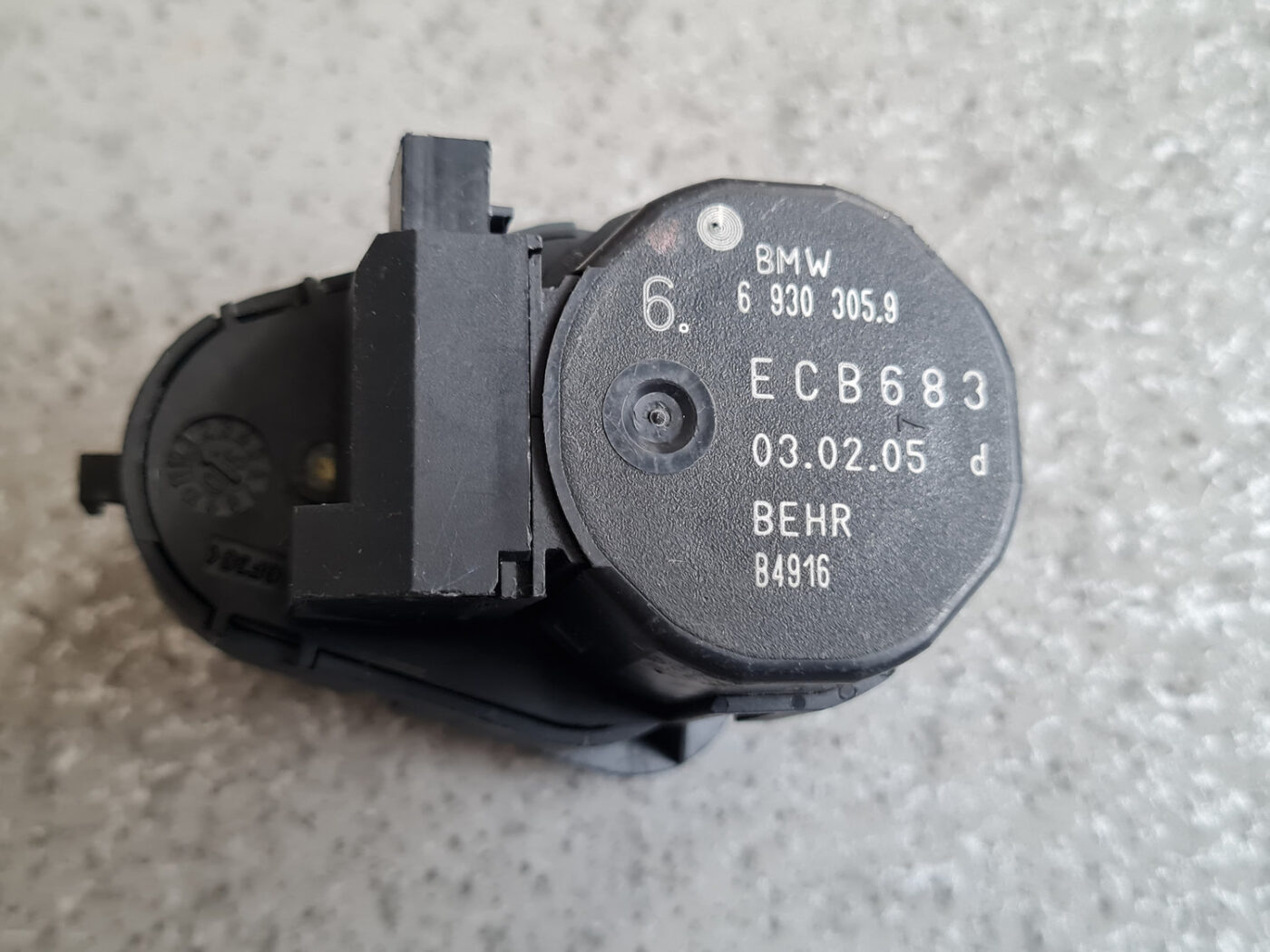 Apsildes sistēmas aktuators priekš BMW 6 E63 645 2004 2 Apsildes sistēmas aktuators priekš BMW 6 E63 645 2004