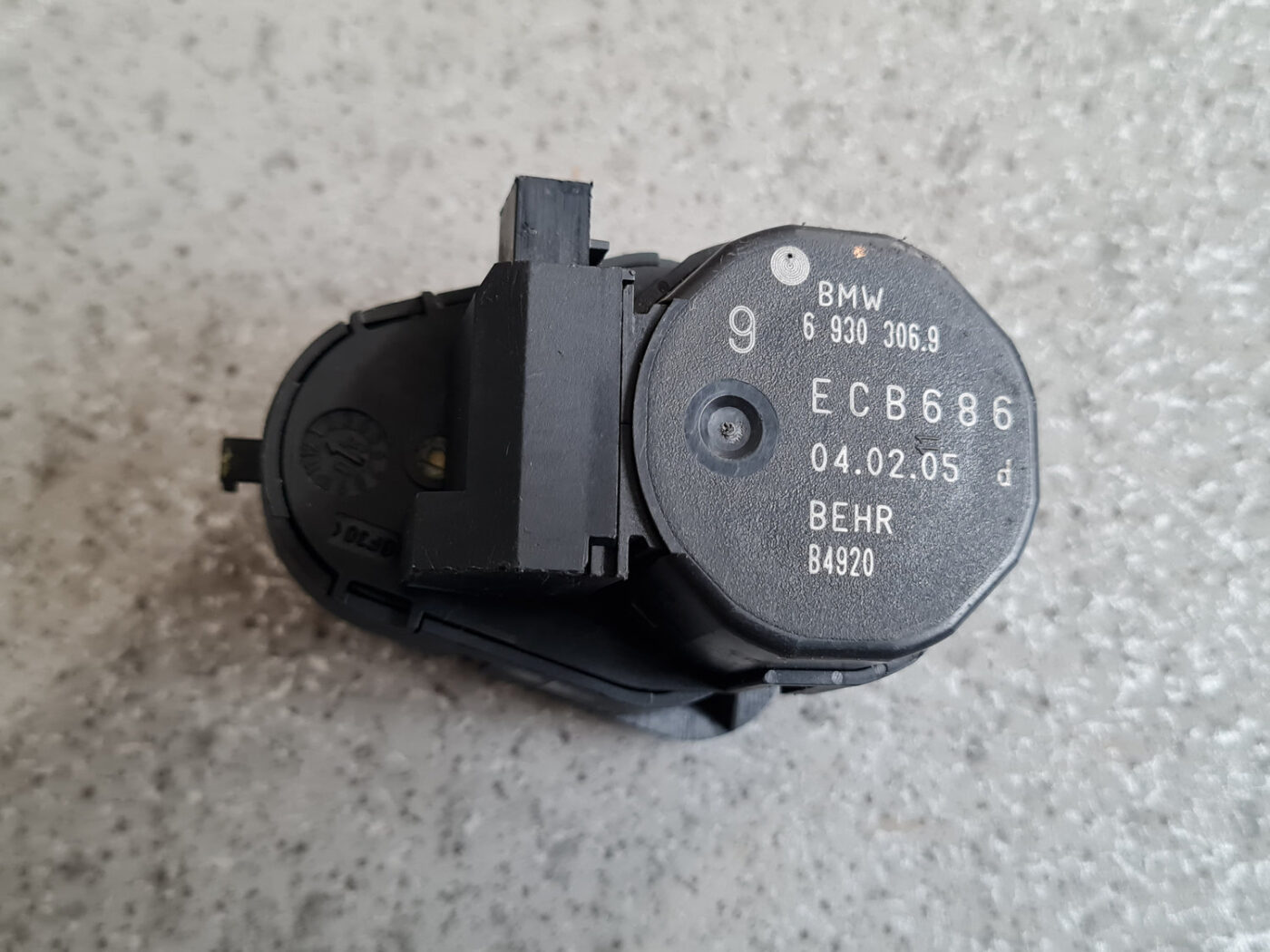 Apsildes sistēmas aktuators priekš BMW 6 E63 645 2004 2 Apsildes sistēmas aktuators priekš BMW 6 E63 645 2004