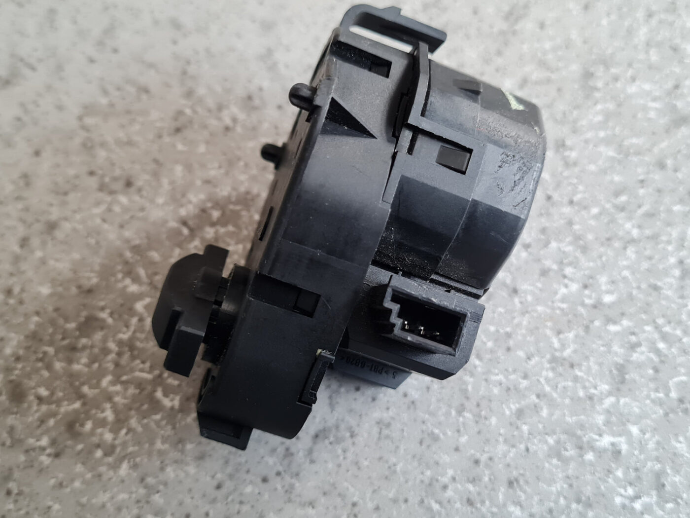 Apsildes sistēmas aktuators priekš BMW 6 E63 645 2004 3 Apsildes sistēmas aktuators priekš BMW 6 E63 645 2004