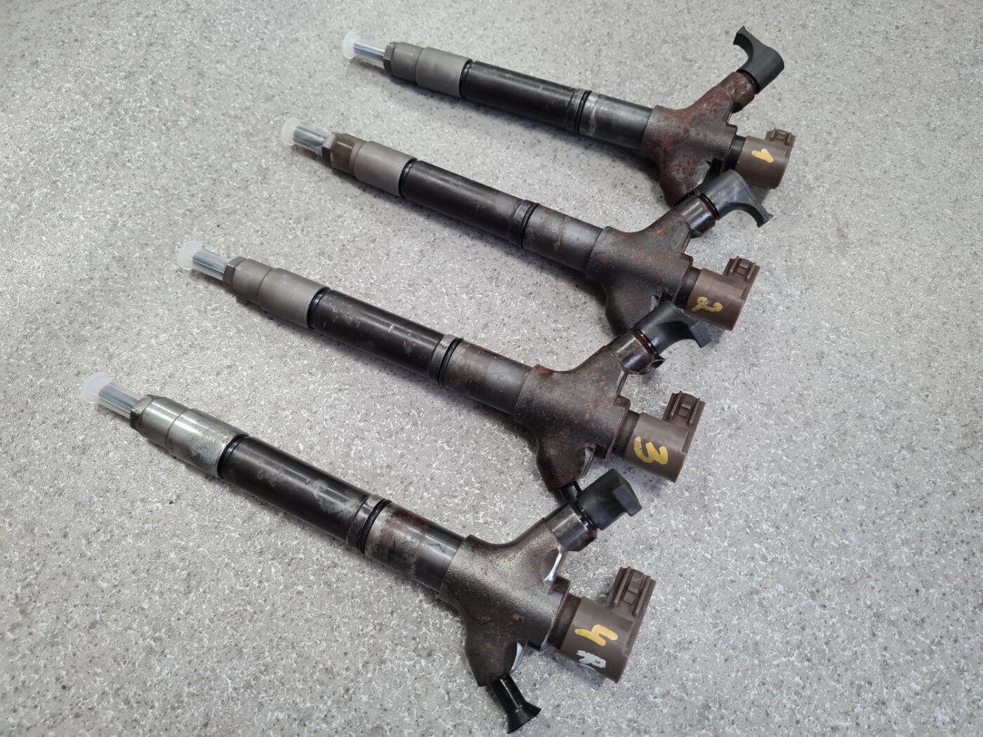 Degvielas smidzinātājs priekš TOYOTA AVENSIS 2012 2 Degvielas smidzinātājs priekš TOYOTA AVENSIS 2012