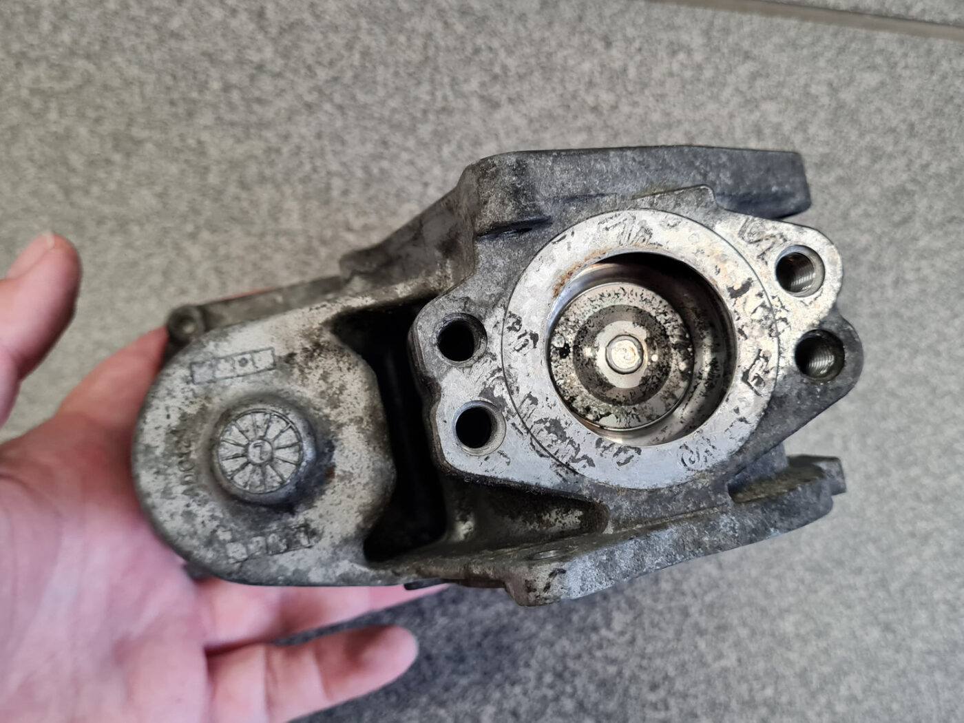 EGR vārsts priekš VW GOLF 5 2006 6 EGR vārsts priekš VW GOLF 5 2006