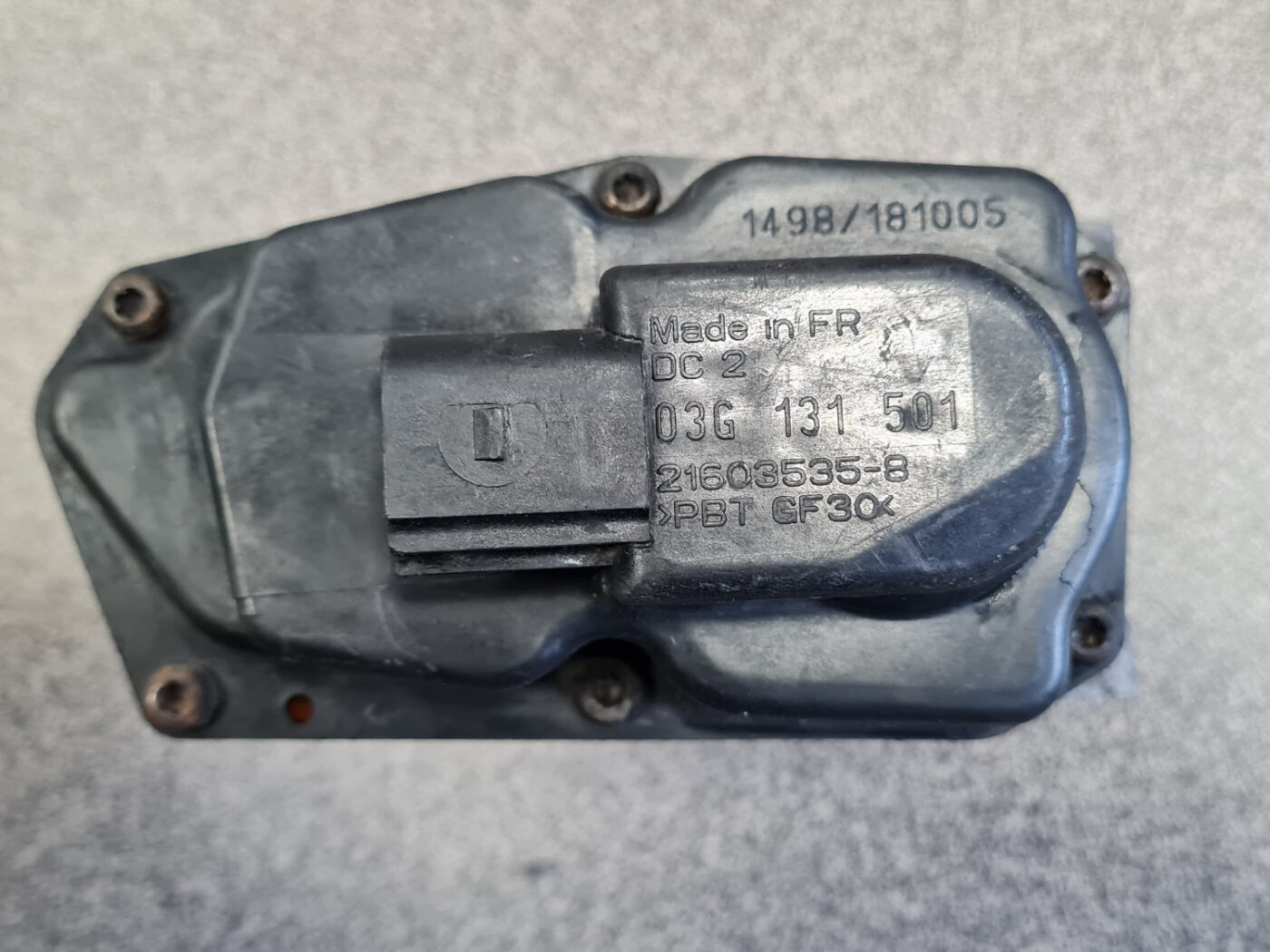 EGR vārsts priekš VW PASSAT B6 2008 ANGL. 5 EGR vārsts priekš VW PASSAT B6 2008 ANGL.