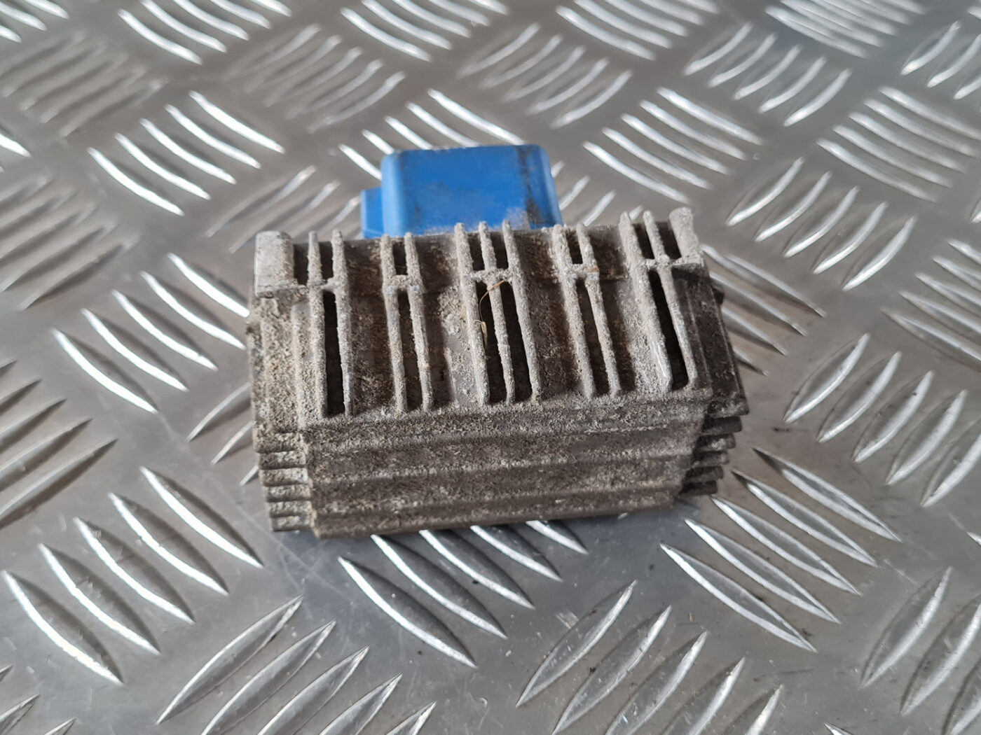 Kvēlsveču releja priekš SAAB 9-3 2009 3 Kvēlsveču releja priekš SAAB 9-3 2009