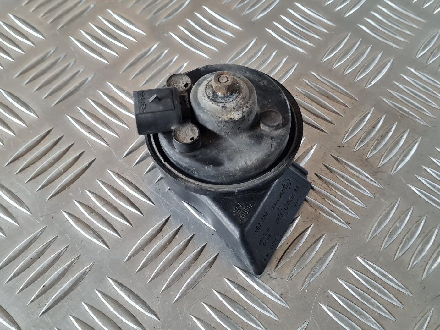 Skaņas signāls priekš SAAB 9-3 2009 2 Skaņas signāls priekš SAAB 9-3 2009