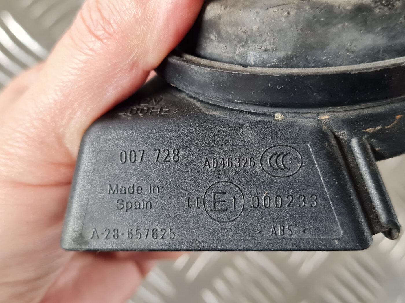 Skaņas signāls priekš SAAB 9-3 2009 4 Skaņas signāls priekš SAAB 9-3 2009