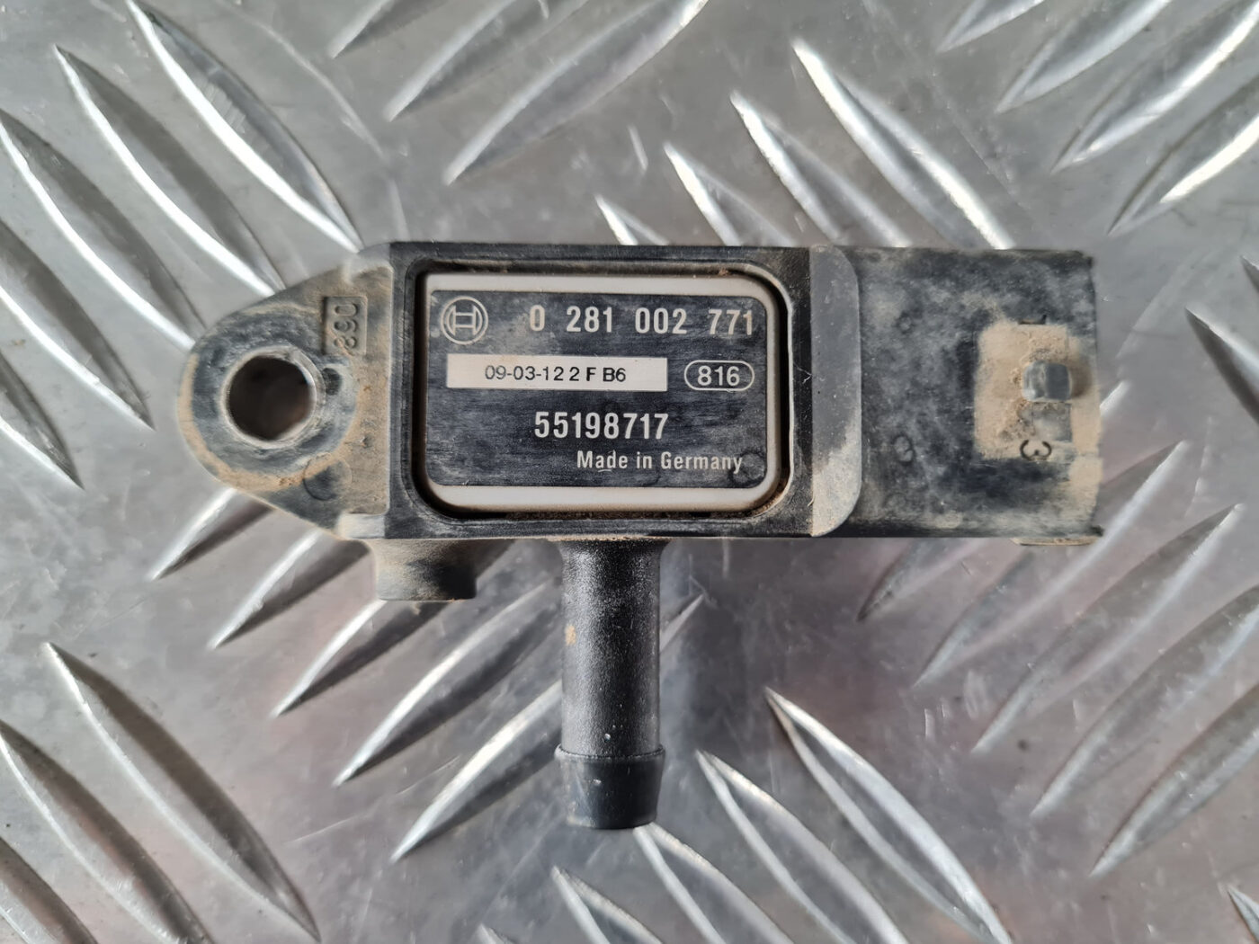 Izplūdes gāzu spiediena sensors priekš SAAB 9-3 2009 2 Izplūdes gāzu spiediena sensors priekš SAAB 9-3 2009