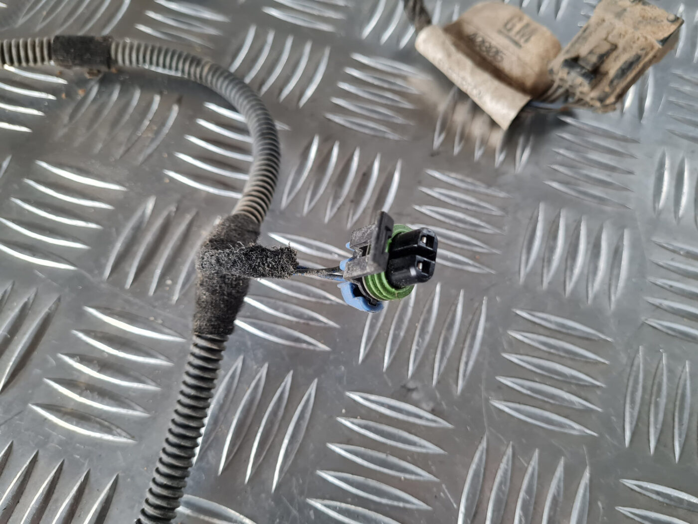 Priekšejo lukturu vadi priekš SAAB 9-3 2009 2 Priekšejo lukturu vadi priekš SAAB 9-3 2009