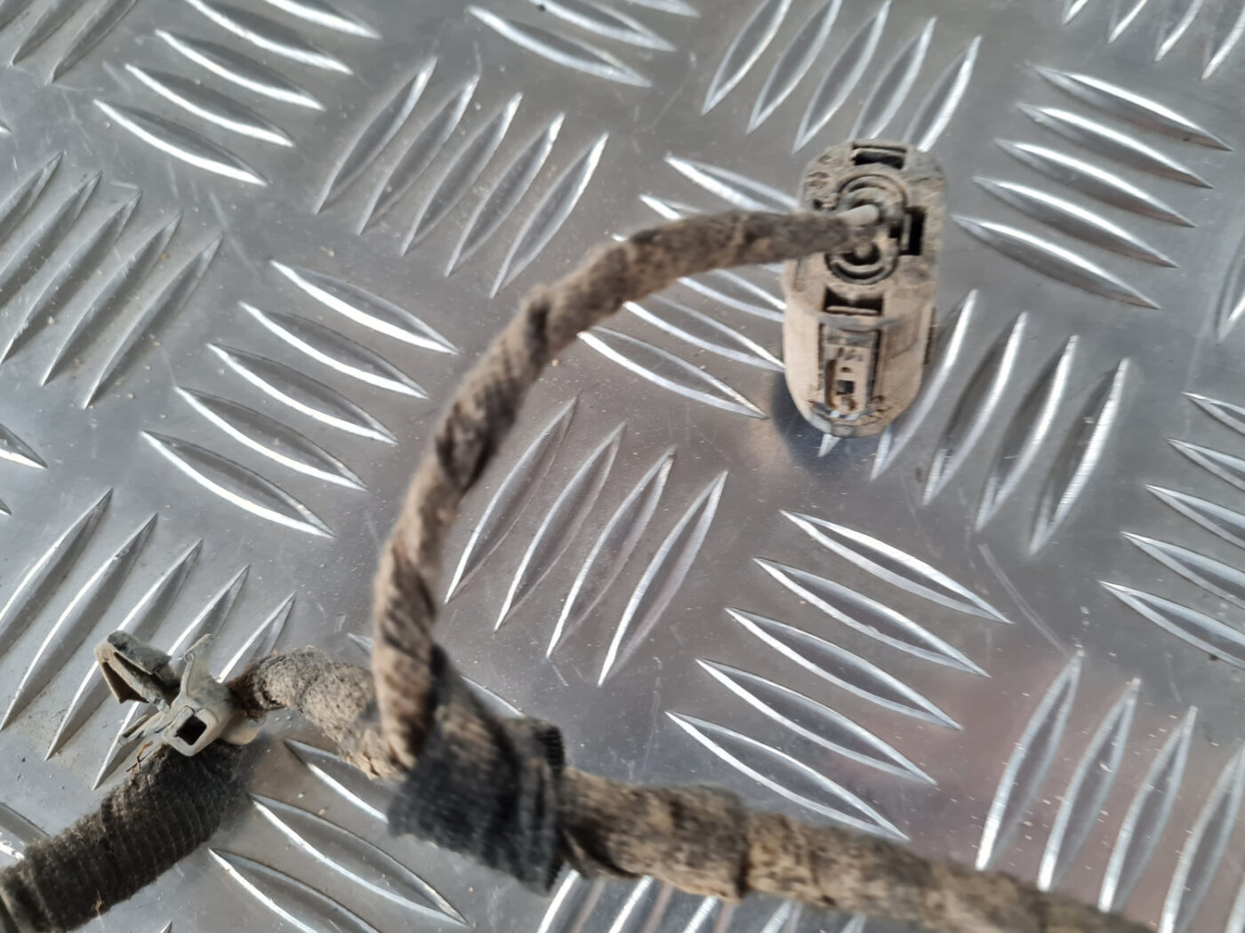 Priekšejo lukturu vadi priekš SAAB 9-3 2009 6 Priekšejo lukturu vadi priekš SAAB 9-3 2009