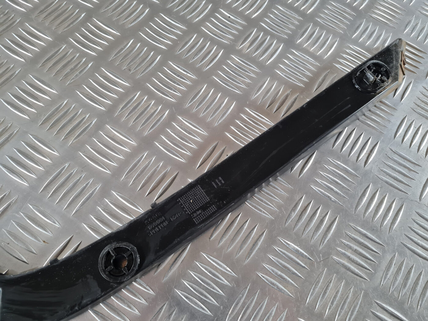 Aizmugurēja bufera kronšteins priekš SAAB 9-3 2009 6 Aizmugurēja bufera kronšteins priekš SAAB 9-3 2009