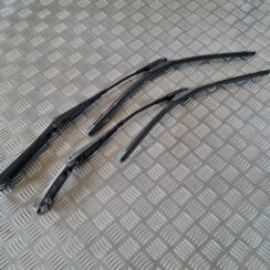 Vējstikla slotu turētāju komplekts priekš SAAB 9-3 2009