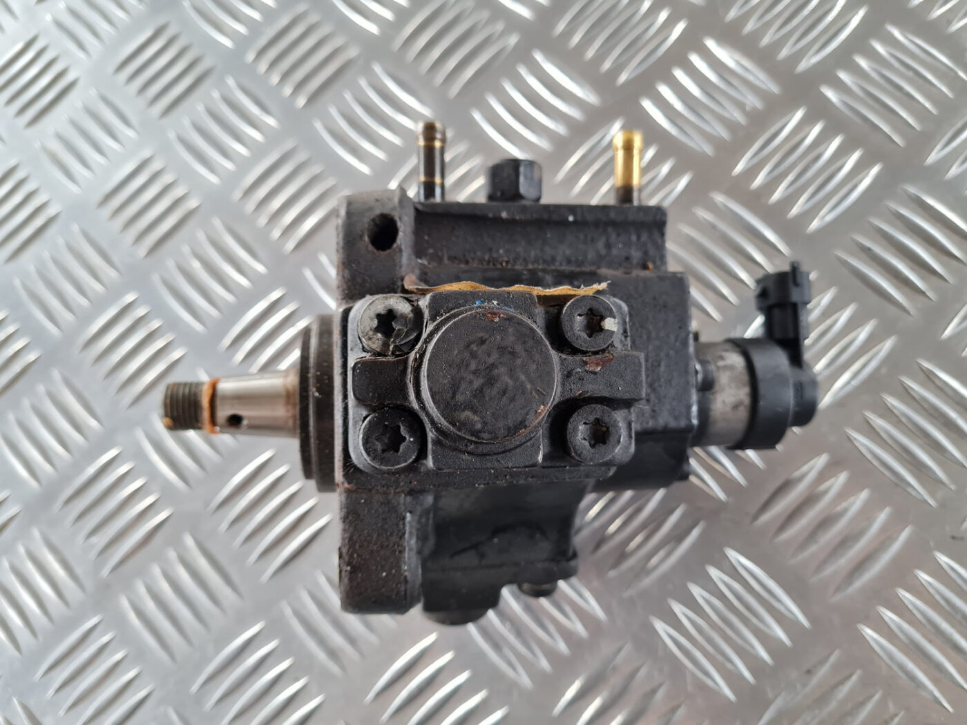 Augstspiediena degvielas sūknis priekš SAAB 9-3 2009 9 Augstspiediena degvielas sūknis priekš SAAB 9-3 2009