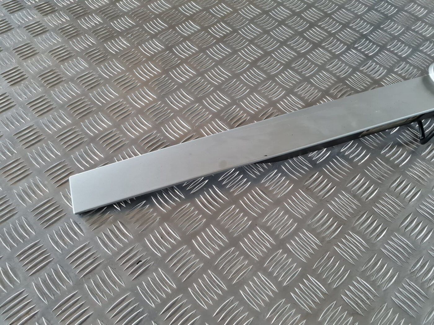 Numura zīmes gaismas uzlika komplektā priekš SAAB 9-3 2009 2 Numura zīmes gaismas uzlika komplektā priekš SAAB 9-3 2009