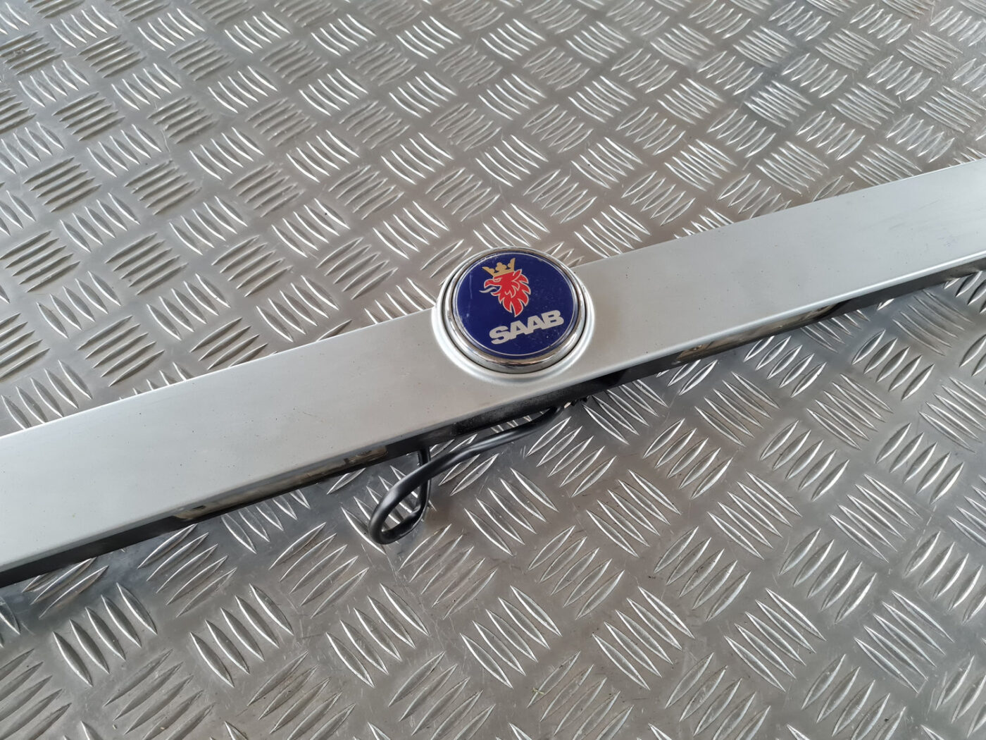 Numura zīmes gaismas uzlika komplektā priekš SAAB 9-3 2009 10 Numura zīmes gaismas uzlika komplektā priekš SAAB 9-3 2009