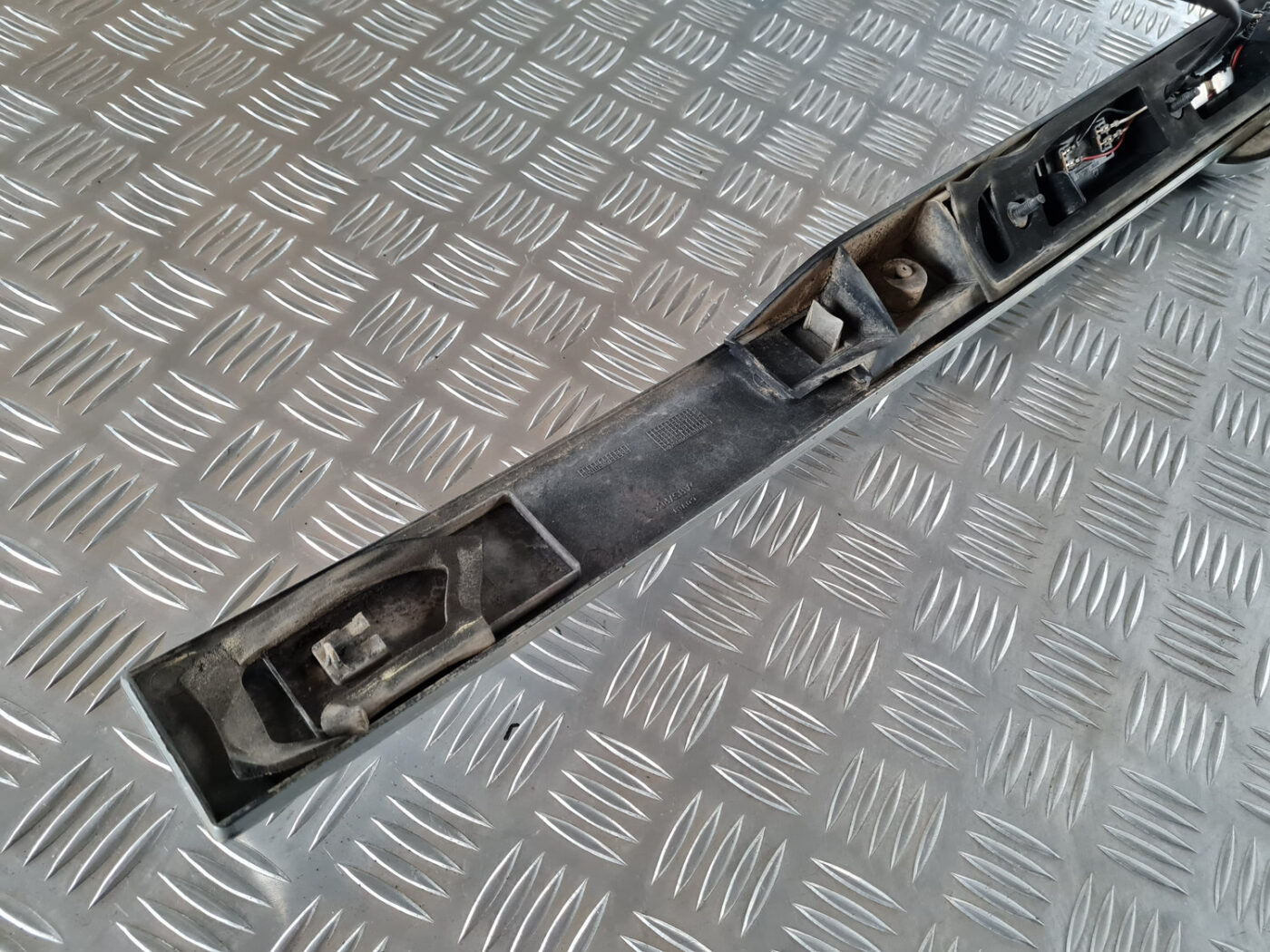 Numura zīmes gaismas uzlika komplektā priekš SAAB 9-3 2009 7 Numura zīmes gaismas uzlika komplektā priekš SAAB 9-3 2009