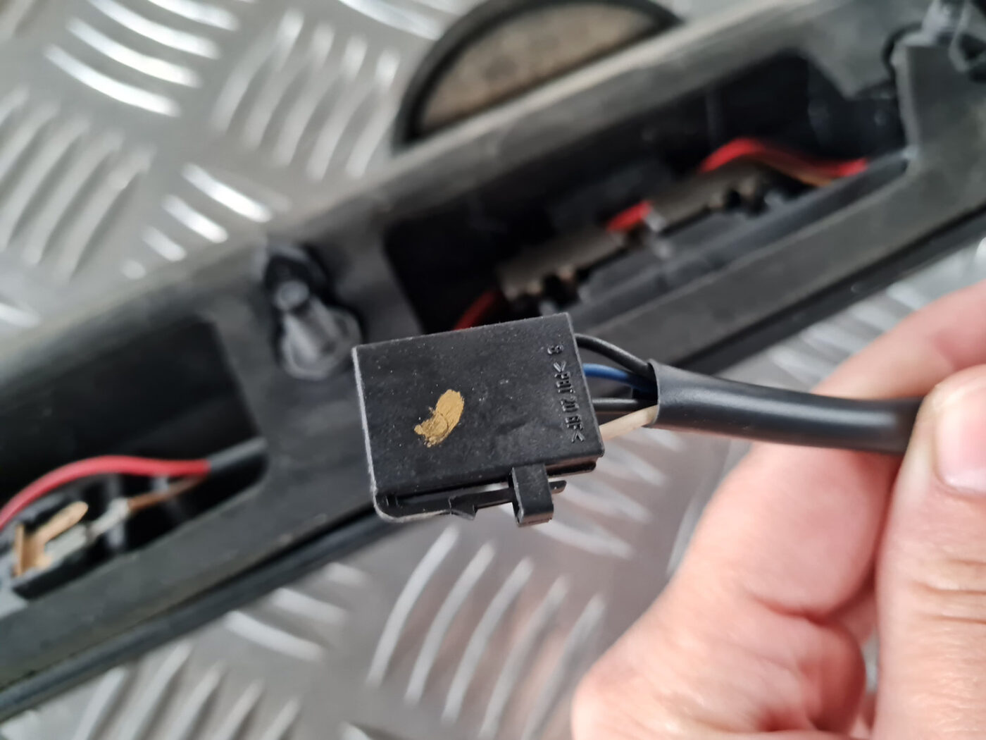 Numura zīmes gaismas uzlika komplektā priekš SAAB 9-3 2009 3 Numura zīmes gaismas uzlika komplektā priekš SAAB 9-3 2009