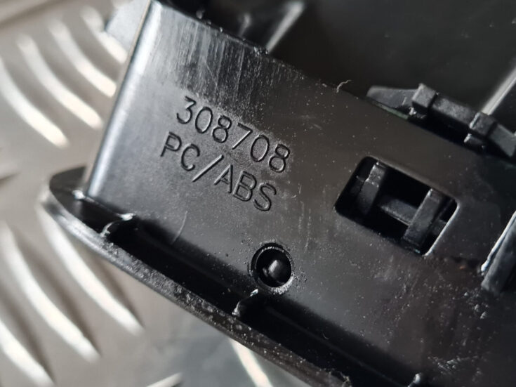 Mērinstrumentu paneļa gaisa vads, pa labi priekš SAAB 9-3 2009