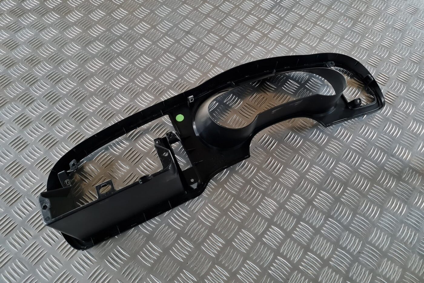 Spidometra apdare priekš SAAB 9-3 2009 5 Spidometra apdare priekš SAAB 9-3 2009