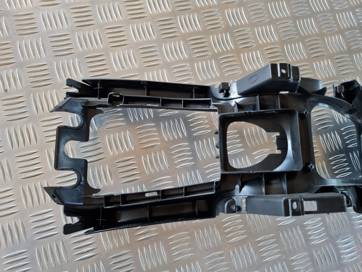 Centrālās konsoles apdares lielākā daļa priekš SAAB 9-3 2009 5 Centrālās konsoles apdares lielākā daļa priekš SAAB 9-3 2009