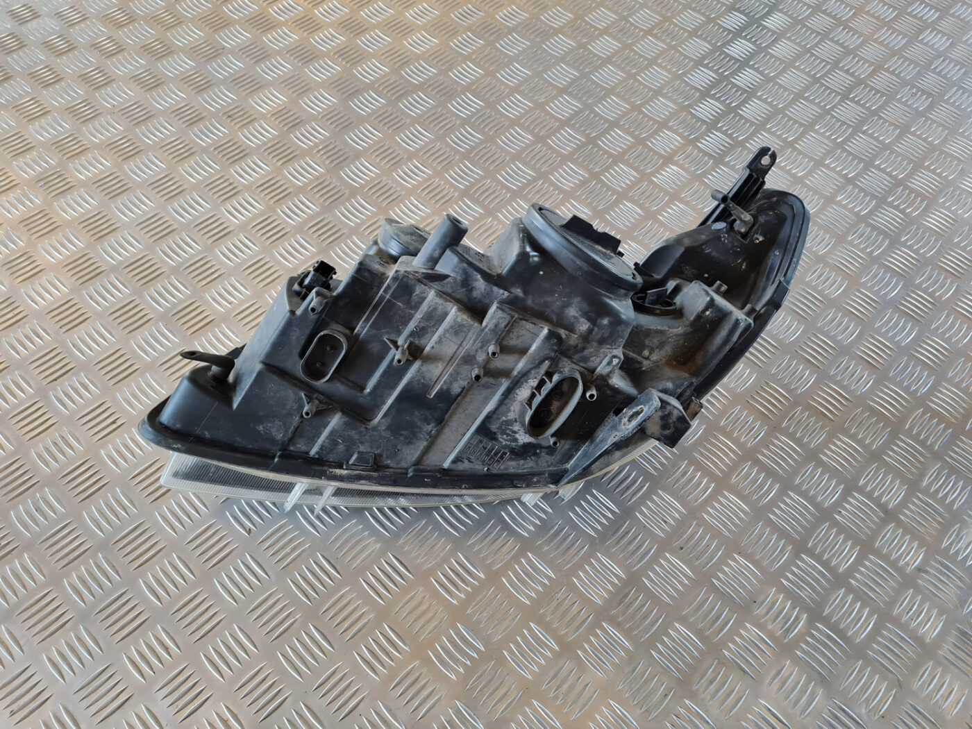 Priekšējais labais lukturis priekš SAAB 9-3 2009 5 Priekšējais labais lukturis priekš SAAB 9-3 2009