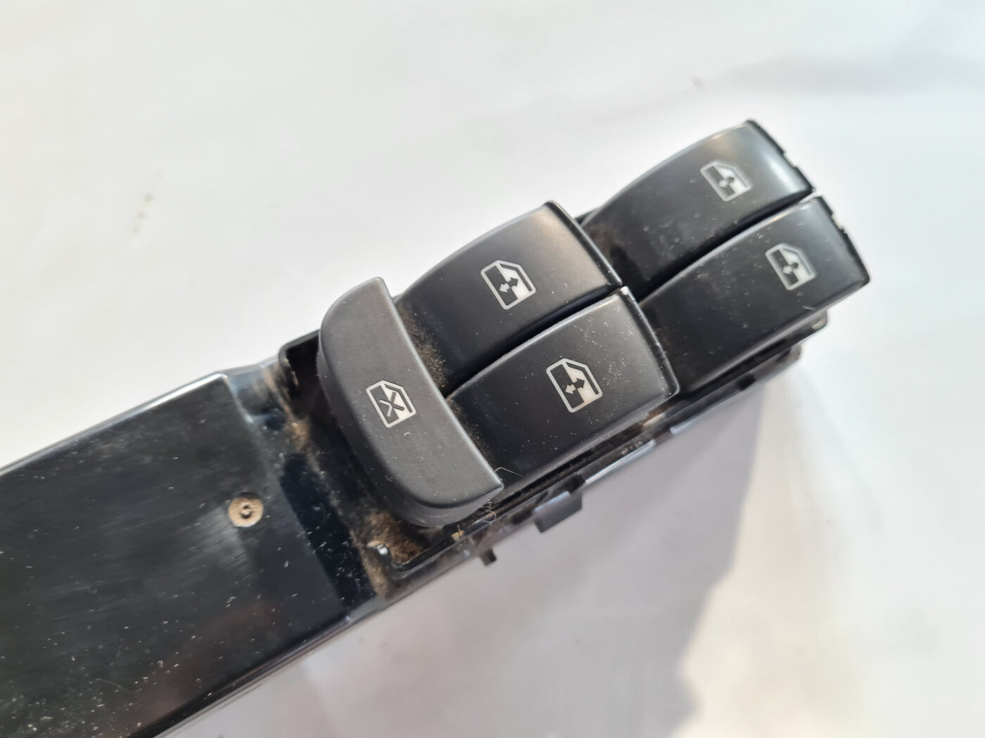 Šofera durvju slēdža pogas priekš SAAB 9-3 2009 2 Šofera durvju slēdža pogas priekš SAAB 9-3 2009