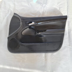 Priekšējo labo durvju apdare priekš SAAB 9-3 2009