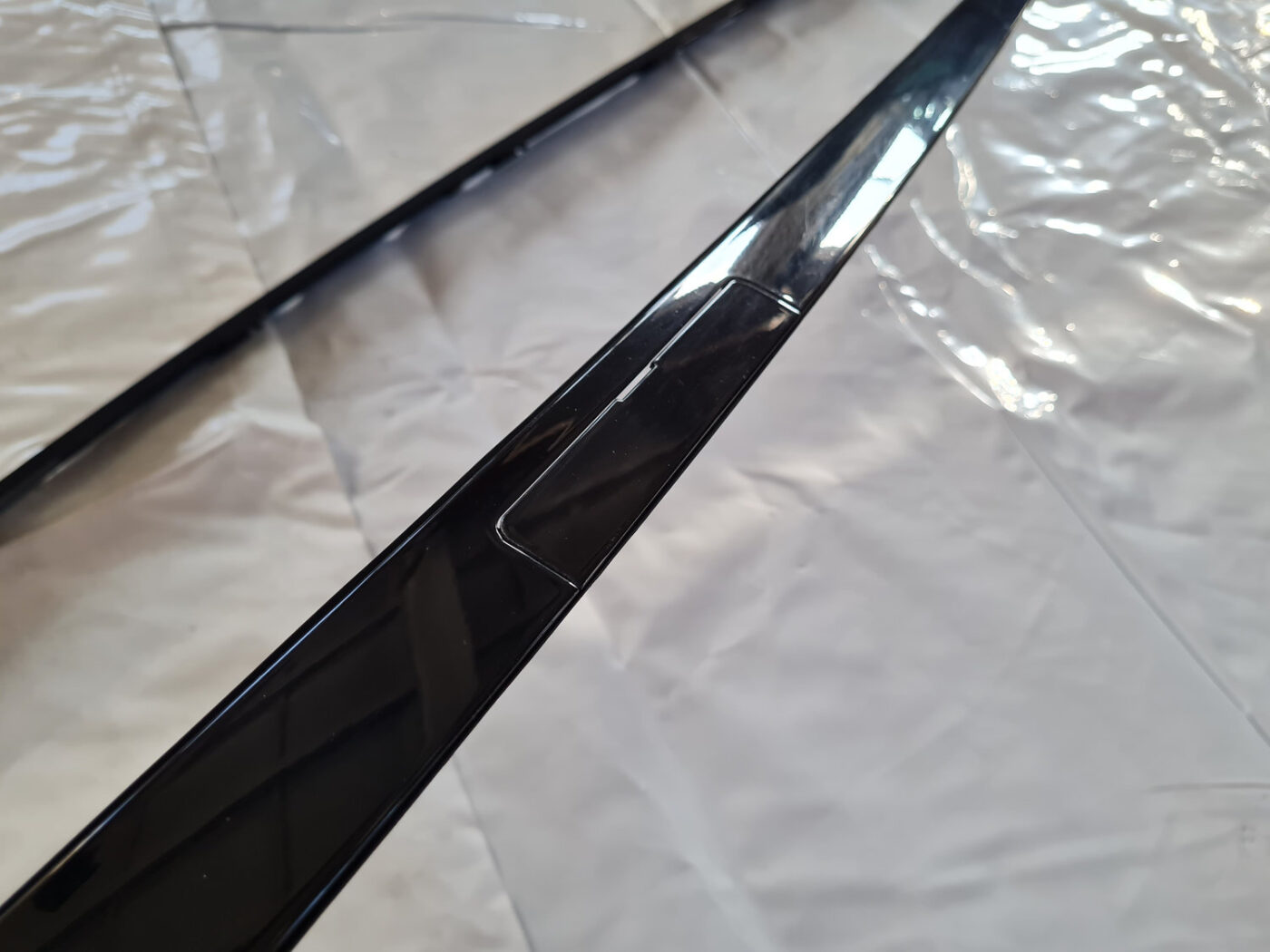 Jumta moldings priekš SAAB 9-3 2009 9 Jumta moldings priekš SAAB 9-3 2009