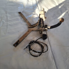 Sakabes ierīce (farkops) priekš SAAB 9-3 2009