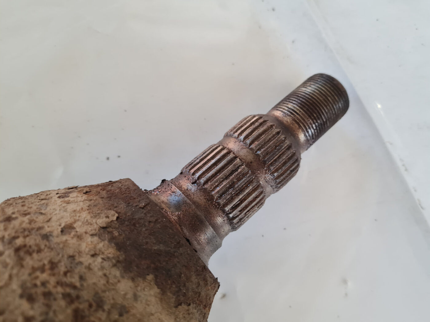 Pusass priekšēja labā priekš SAAB 9-3 2009 7 Pusass priekšēja labā priekš SAAB 9-3 2009