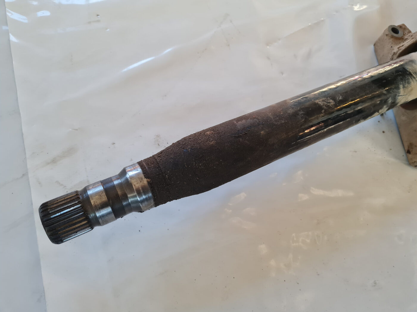 Pusass priekšēja labā priekš SAAB 9-3 2009 3 Pusass priekšēja labā priekš SAAB 9-3 2009