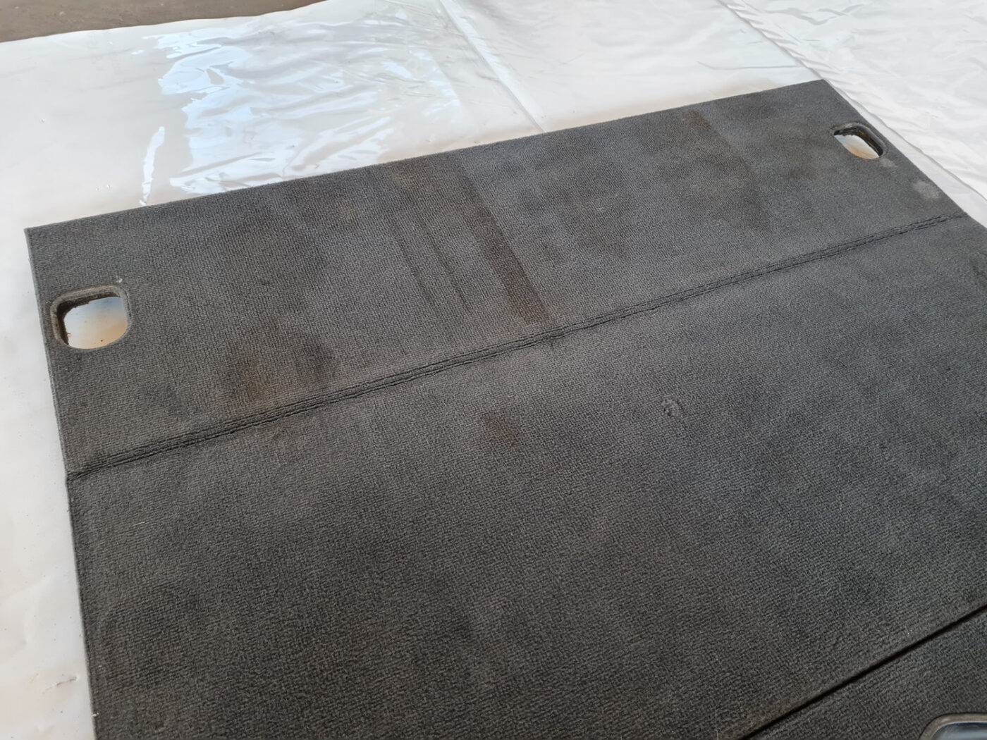 Bagāžnieka grīda priekš SAAB 9-3 2009 5 Bagāžnieka grīda priekš SAAB 9-3 2009