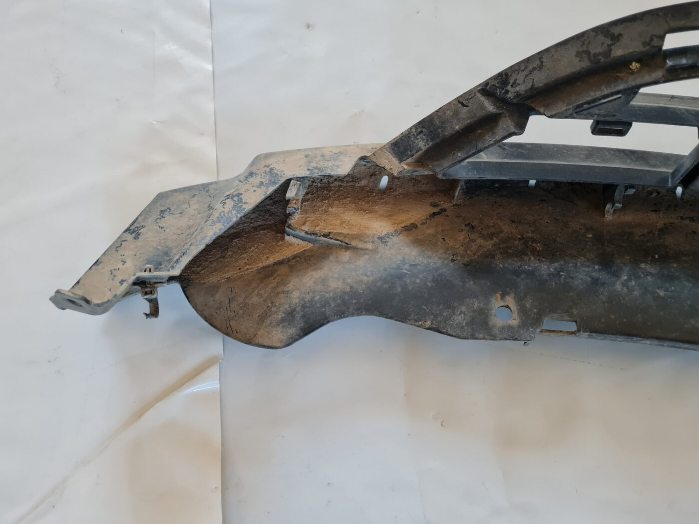 Bufera reste priekš SAAB 9-3 2009 7 Bufera reste priekš SAAB 9-3 2009