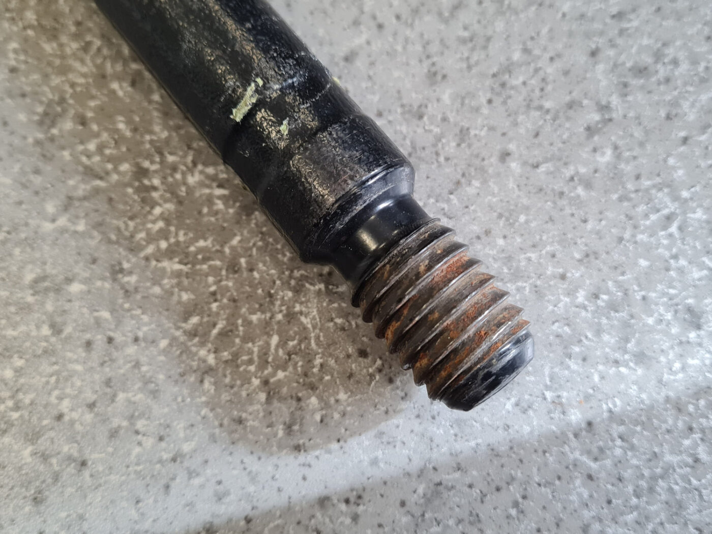 Vilkšanas āķis priekš AUDI A4 2008 AVANT 4 Vilkšanas āķis priekš AUDI A4 2008 AVANT