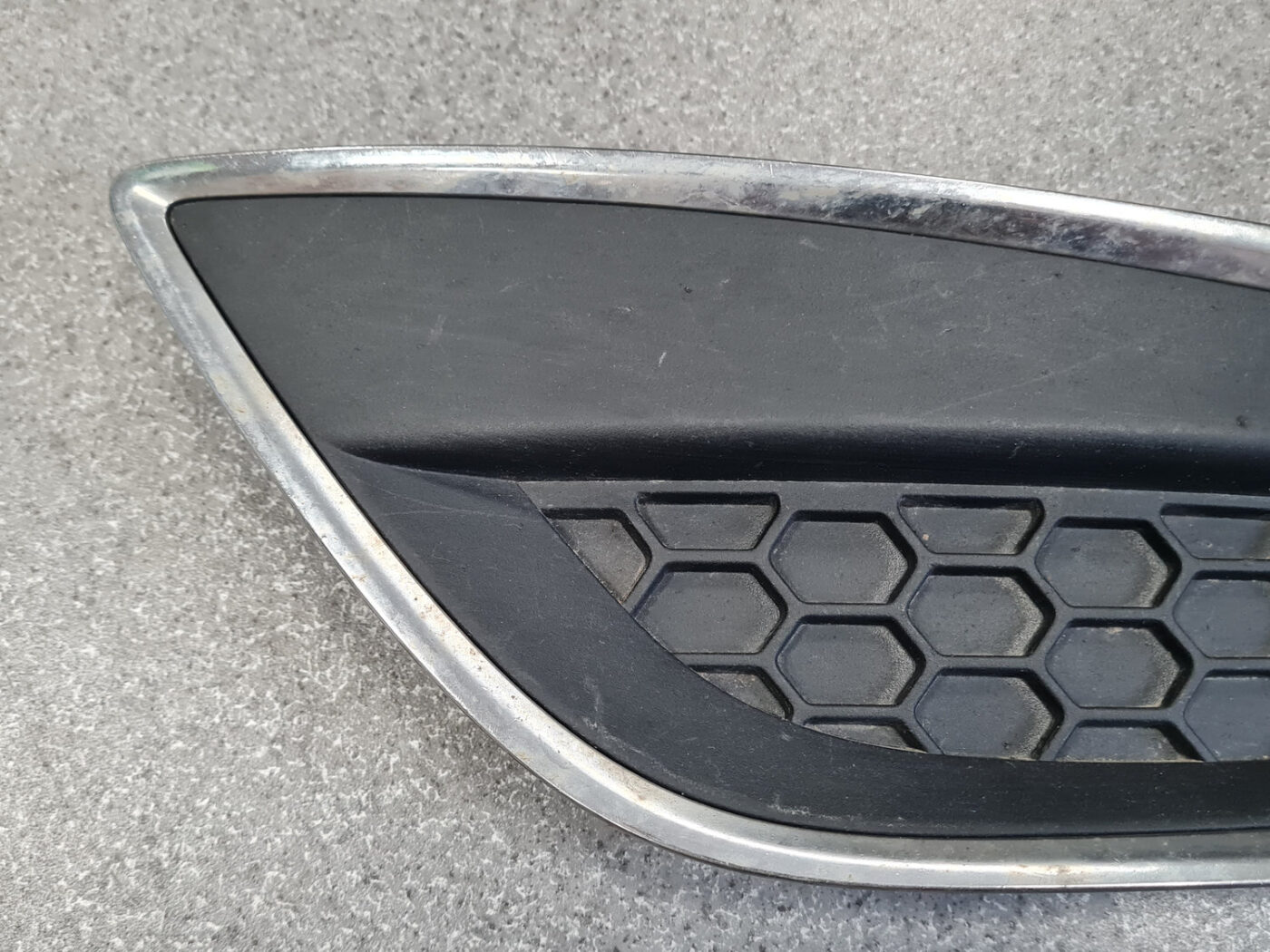 Miglas luktura reste, pa labi priekš VOLVO S60 2011-2013 2 Miglas luktura reste, pa labi priekš VOLVO S60 2011-2013