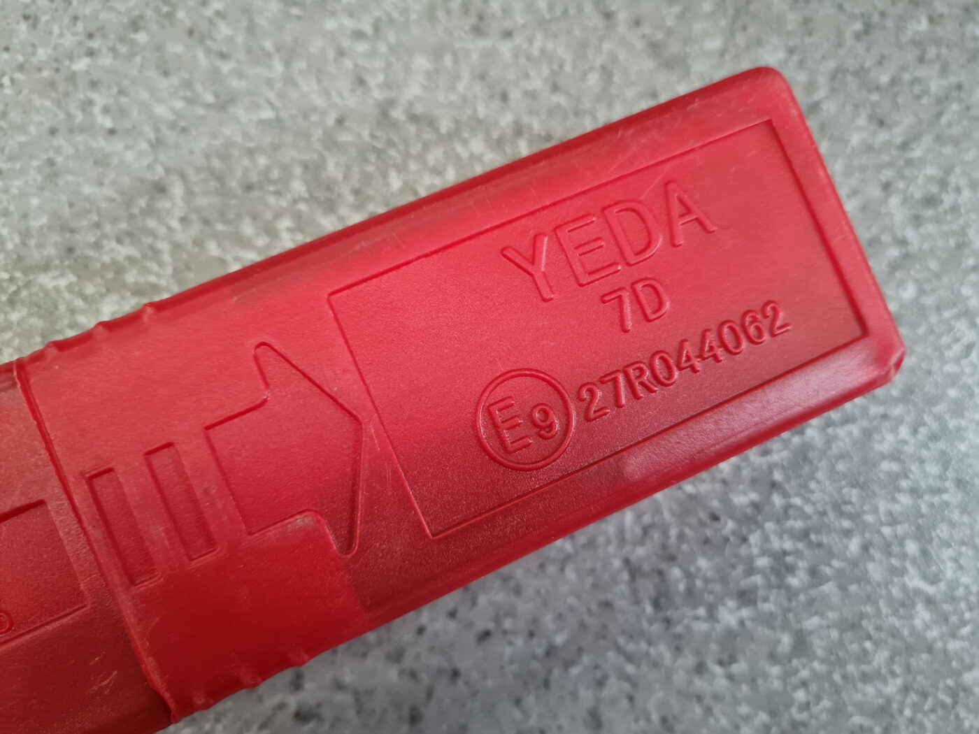 Brīdinājuma trīsstūris priekš MERCEDES BENZ E250 W212 2014 2 Brīdinājuma trīsstūris priekš MERCEDES BENZ E250 W212 2014