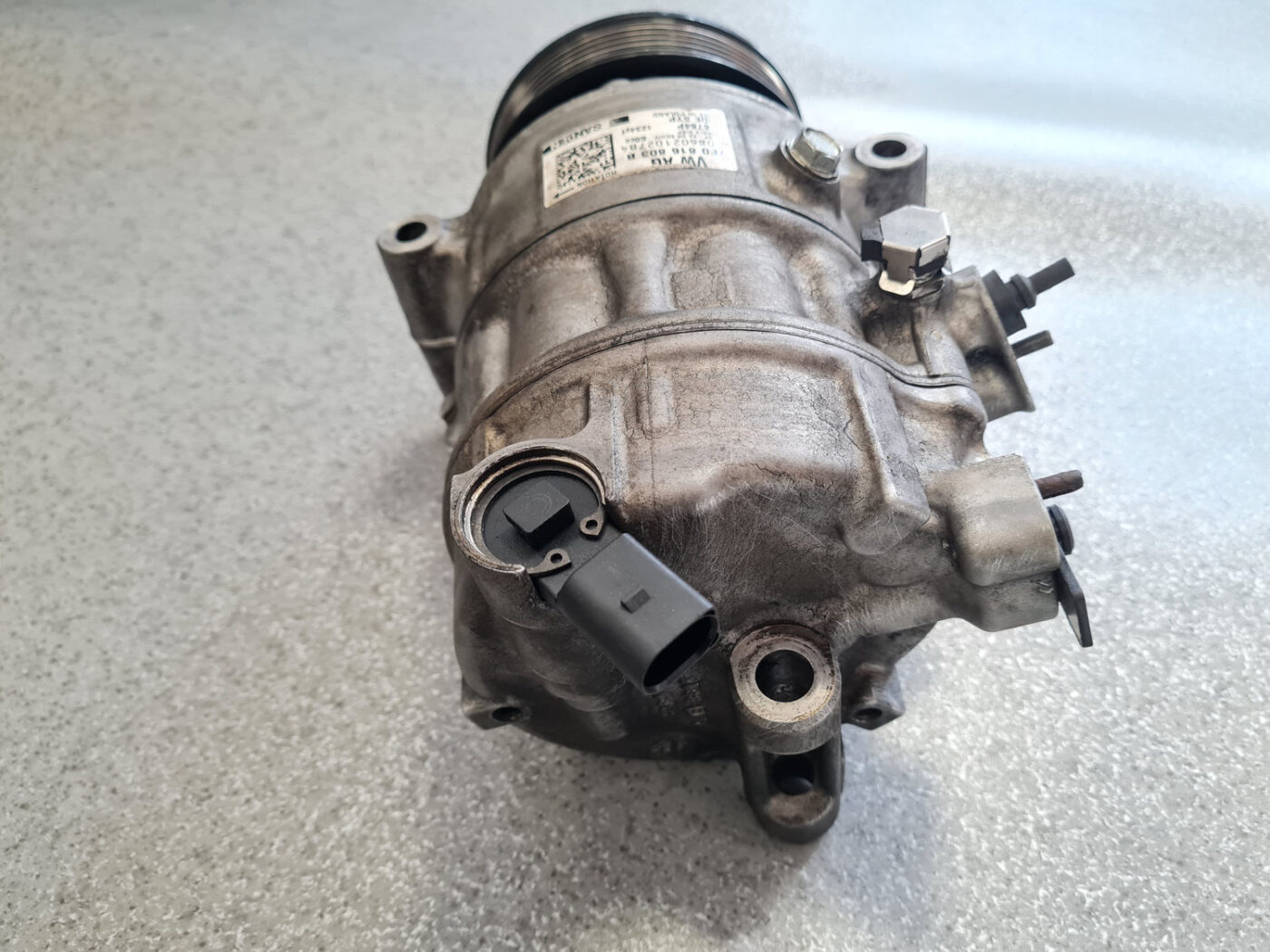 Gaisa kondicioniera kompresors priekš VW T6 CARAVELLE 2016- 7 Gaisa kondicioniera kompresors priekš VW T6 CARAVELLE 2016-